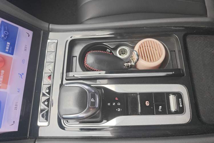 Used Hongqi H5 2023 2.0T Automatic Smart Connect Flagship Edition
