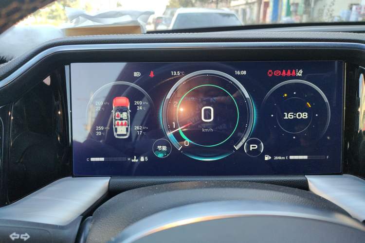 Used GAC Trumpchi GS8 2022 Linghang Series 2.0 TGDI Two-Wheel-Drive Luxury Smart Connectivity Version (7 Seats)