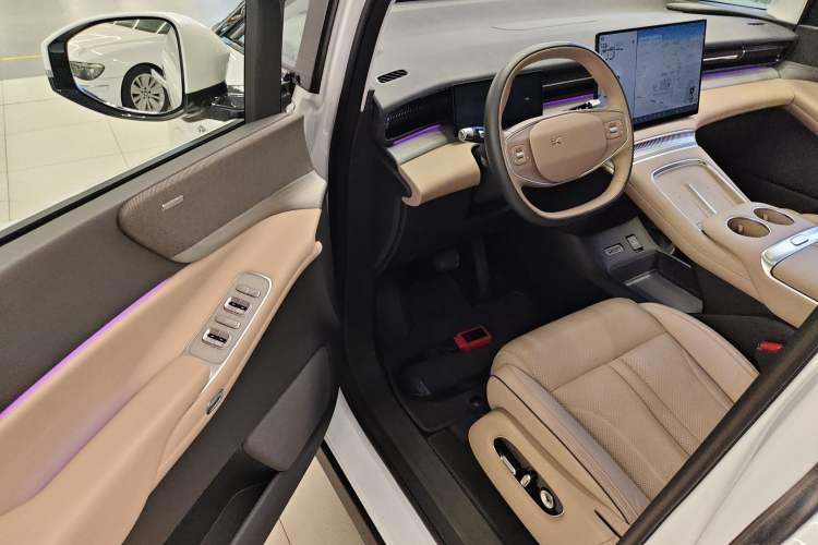 Used XPeng X9 2025 740 Ultra-Long Range Max Driver Seat