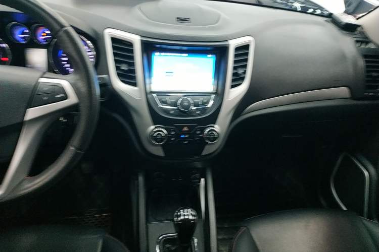 Used Changan CS35 2016 1.6L Manual Luxury Model China V Standard