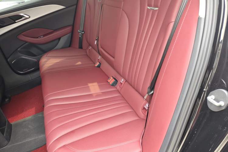 Used Hongqi H5 2023 1.5T DCT Smart Connect Flagship Edition
