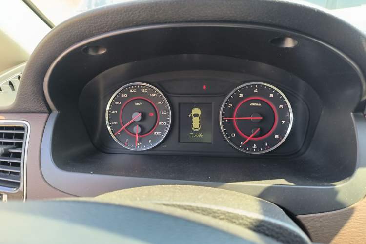 Used SAIC MAXUS G10 2016 2.0T Automatic Luxury Executive Edition
