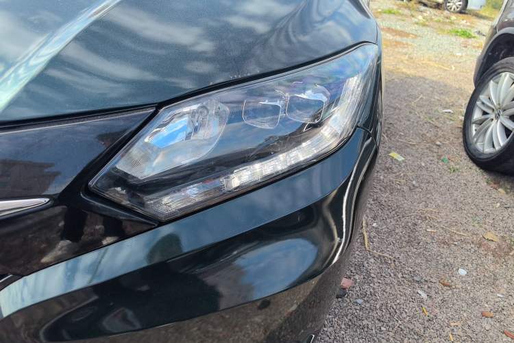 Used Honda Vezel 2015 1.8L CVT 2WD Luxury Model
