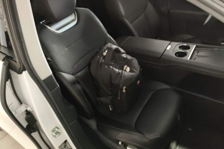 Used XPeng G6 2023 580 Long-Range Pro Right Front Seat