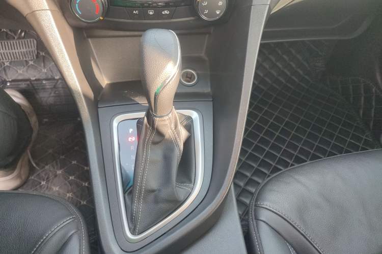 Used Buick Excelle GX 2018 18T Automatic Elite Model Gear Lever