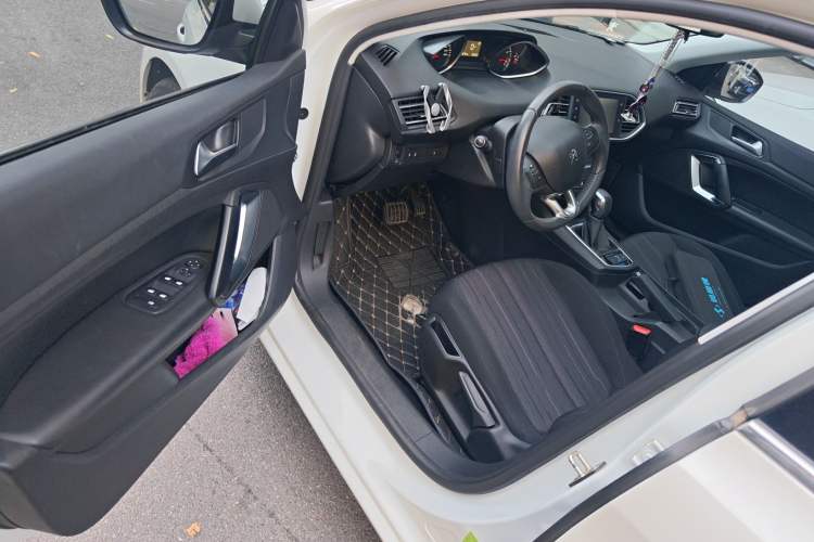 Used Peugeot 308S 2015 1.2T Automatic Jingchi Edition Driver Seat