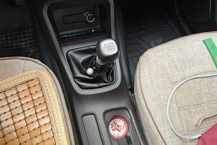 Used Wuling Hongguang 2019 1.5L S Standard Version China VI LAR Gear Lever