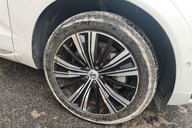 Used Volvo XC60 New Energy 2022 T8 Plug-in Hybrid All-Wheel Drive Zhiyuan Sport Edition