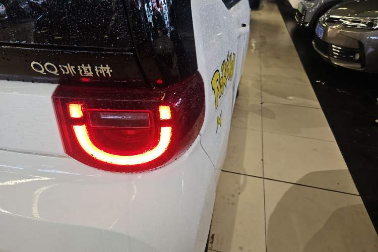 Used Chery New Energy QQ Ice Cream 2022 170km Sundae Phosphate Lithium-Ion Right Rear Taillight