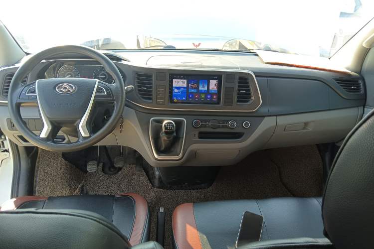 Used SAIC MAXUS Xintu V80 2021 2.0T PLUS Manual City Edition Short Wheelbase Ultra-Low Roof 5/6 Seats