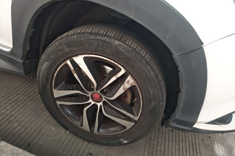 Used BYD Tang New Energy 2015 2.0T Four-Wheel-Drive Flagship Model Right Front Wheel Hub