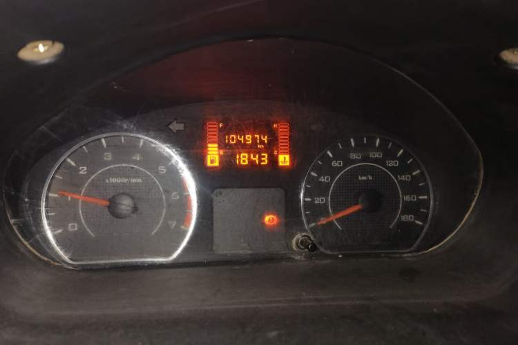 Used Wuling Rongguang V 2016 1.2L Practical Version Odometer Close Up