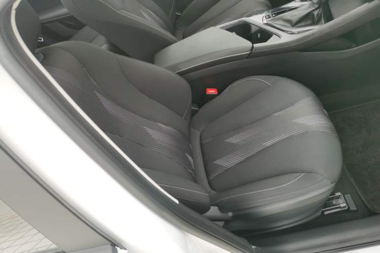 Used Roewe i5 2021 1.5L CVT Platinum Edition
