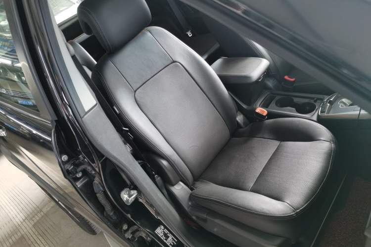 Used Chevrolet Captiva 2017 2.4L 4x4 Flagship Edition 7-Seater