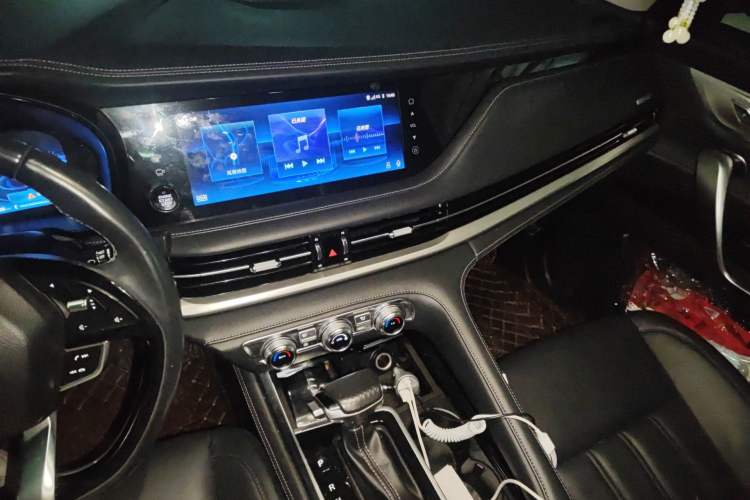 Used CHANGAN CS95 2019 2.0T Two-Wheel-Drive Luxury Version
