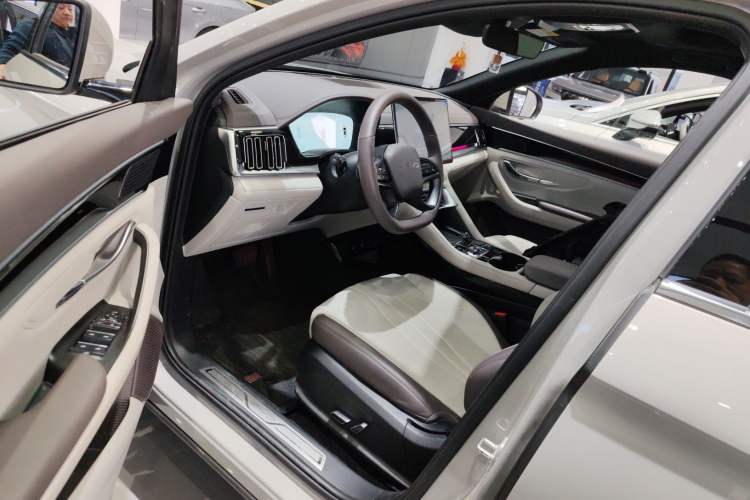 Used BYD Song PLUS New Energy 2025 DM-i Intelligent Driving 160KM Flagship Model
