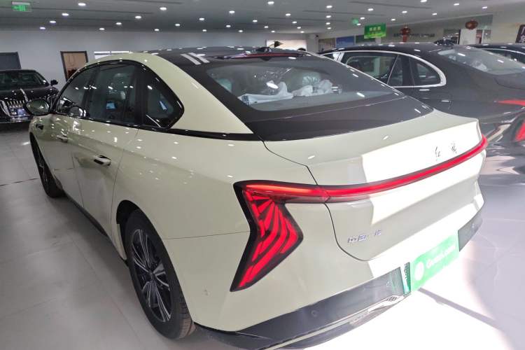 Used Hongqi EH7 2025 600 Smart Selection Edition
