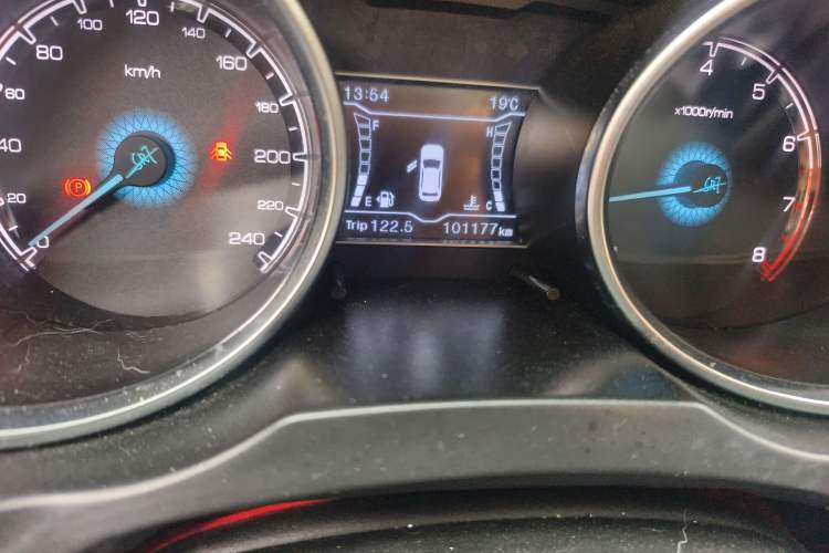 Used Zotye SR7 2017 1.5T Manual Cube Dream Edition Odometer Close Up