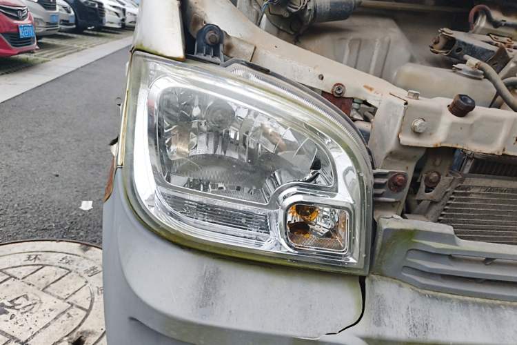 Used Wuling Zhiguang 2013 1.0L Practical Version Right Front Headlight