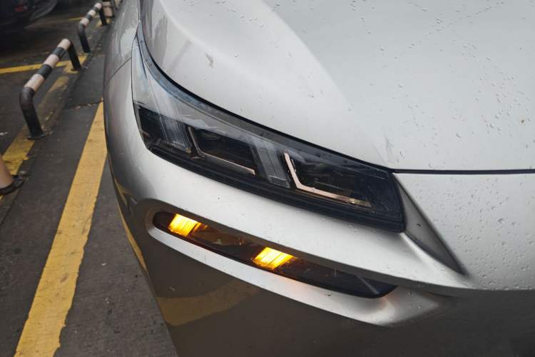 Used AION V 2021 Plus 70 Smart Technology Edition Lithium Iron Phosphate
