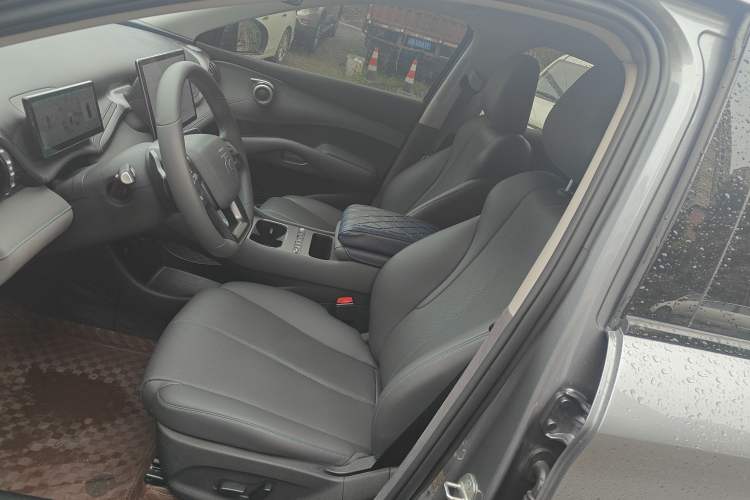 Used BYD Yuan PLUS 2025 Intelligent Driving Version 430 KM – Leading Edition Left Front Seat