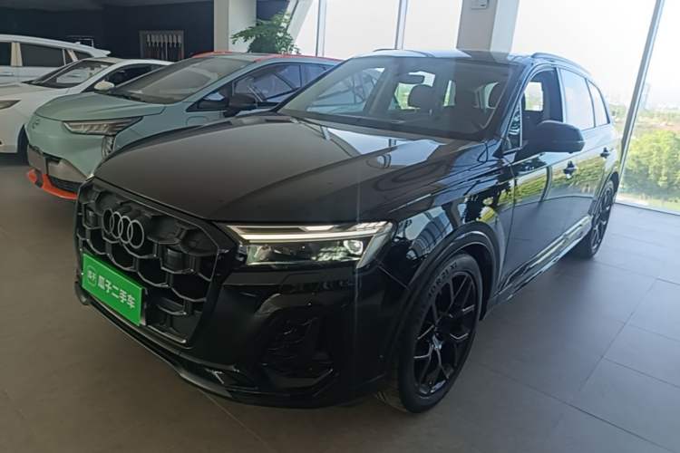 Used Audi Q7 2024 45 TFSI quattro S line Black Warrior Edition