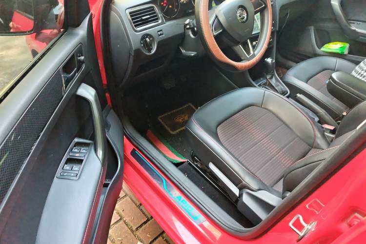 Used Skoda Rapid Spaceback 2016 Revised 1.6L Automatic Smart Drive Version Driver Seat