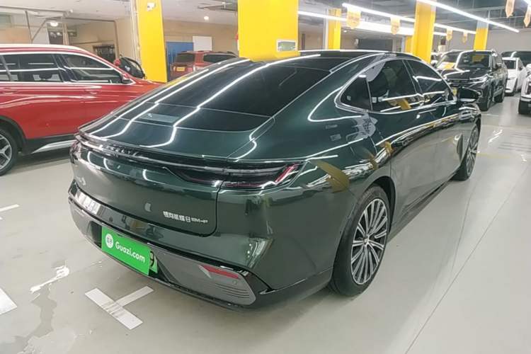 Used Geely Galaxy 8 2025 130km EM-P Starship Edition Rear Right 45 Deg