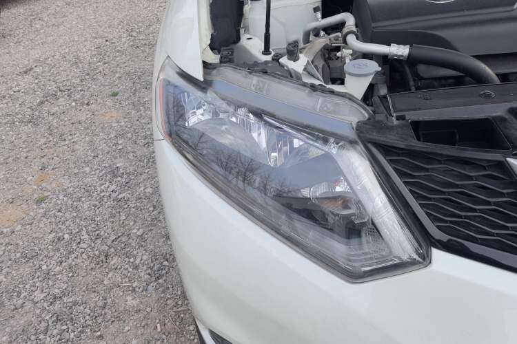 Used Nissan X-Trail 2014 2.0L CVT Comfort Edition 2WD Right Front Headlight