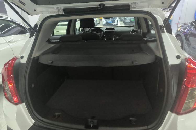 Used Buick Encore 2015 1.4T Automatic Two-Wheel Drive Urban Elite Version
