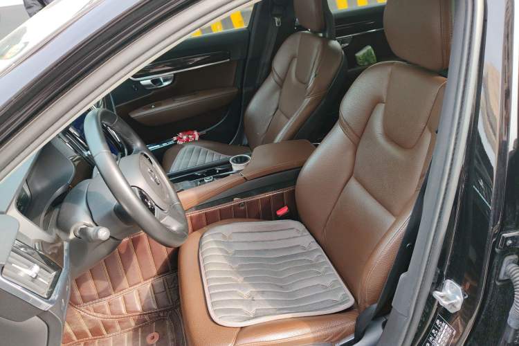 Used Volvo S90 2018 T4 Zhiyuan Edition
