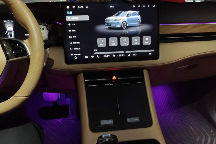 Used Hima AITO M7 2024 1.5T Intelligent Drive 4WD Ultra Version 5 Seats Audio And AC Panel