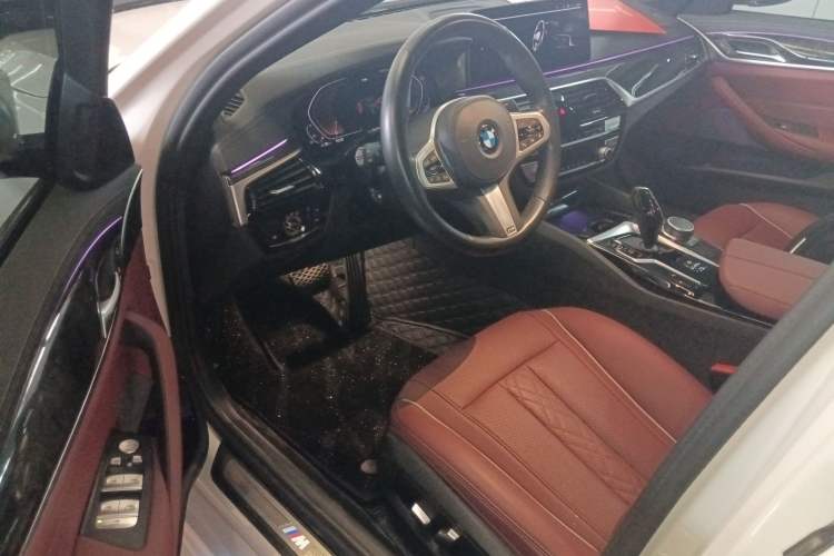 Used BMW 5 Series 2022 525Li M Sport Package Driver Seat