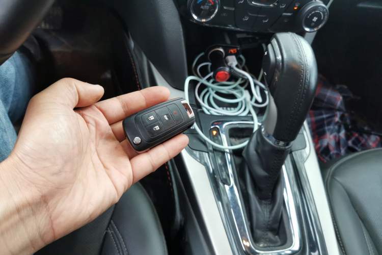 Used Chevrolet Malibu 2016 2.0L Automatic Luxury Edition Interior 1