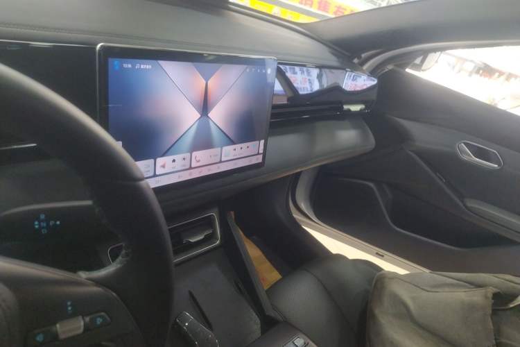 Used BYD Qin L 2025 EV 470KM Leading Edition Audio And AC Panel