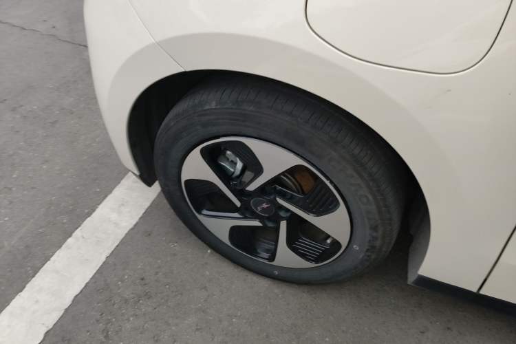 Used JAC Yiwei 3 2023 505 km Championship Edition
