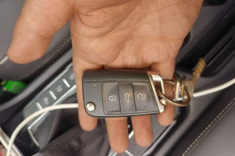 Used Volkswagen Tiguan L 2023 Restyled 330TSI Automatic Two-Wheel Drive R-Line Enhanced Comfort Version Interior 1