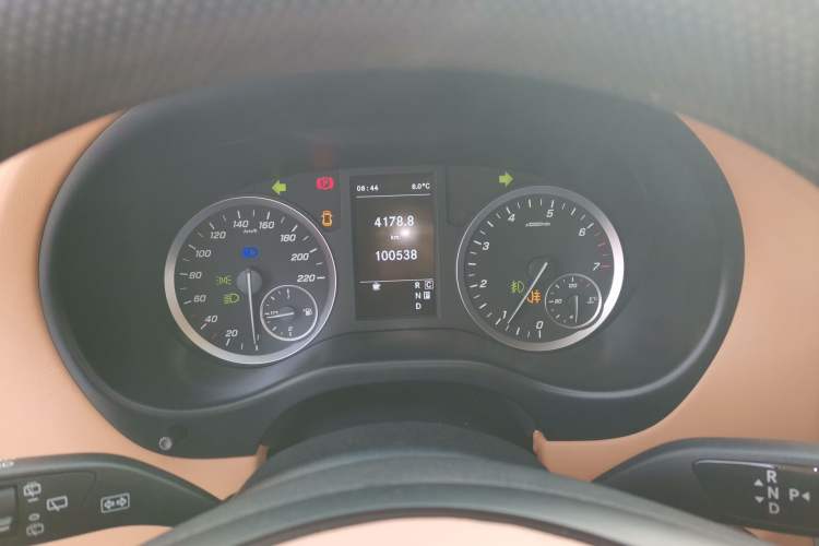 Used Mercedes-Benz Vito 2020 2.0T Elite Version 7 Seats
