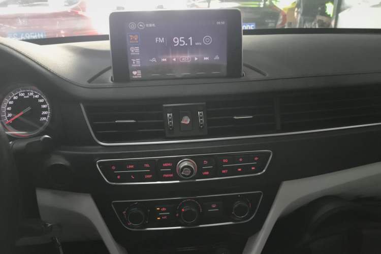 Used FORTHING Joyear S50 2017 1.6L CVT Luxury Model
