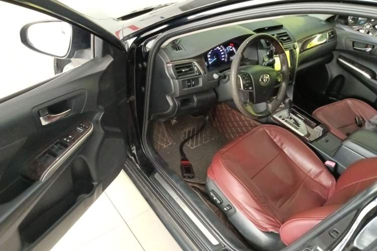 Used Toyota Camry 2015 2.5G Luxury Navigation Edition Driver Seat