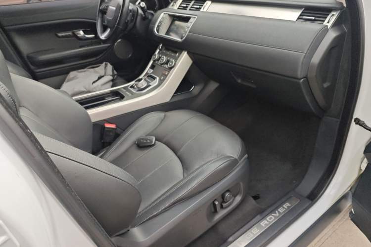 Used Land Rover Range Rover Evoque 2016 2.0T SE PLUS Smart Enjoyment Edition
