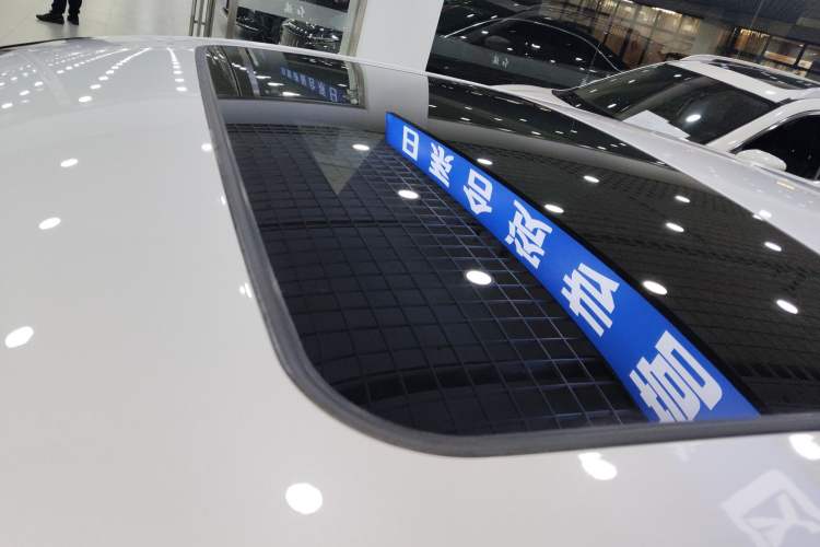 Used Toyota C-HR 2018 2.0L Leading with Sunroof China VI Standard Roof