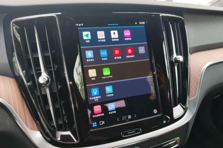 Used Volvo S60 2025 B4 Zhiyuan Luxury Edition Audio And AC Panel