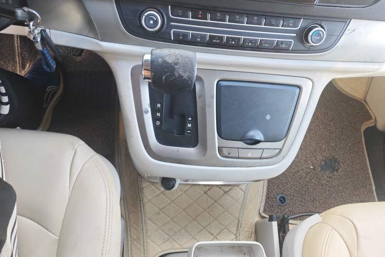 Used SAIC MAXUS G10 2014 2.0T Automatic Elite Edition
