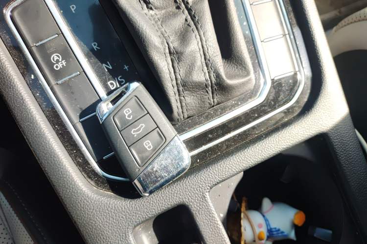 Used Volkswagen Magotan 2023 2 Million Units Commemorative Edition 330TSI DSG Luxury Version Vehicle Key