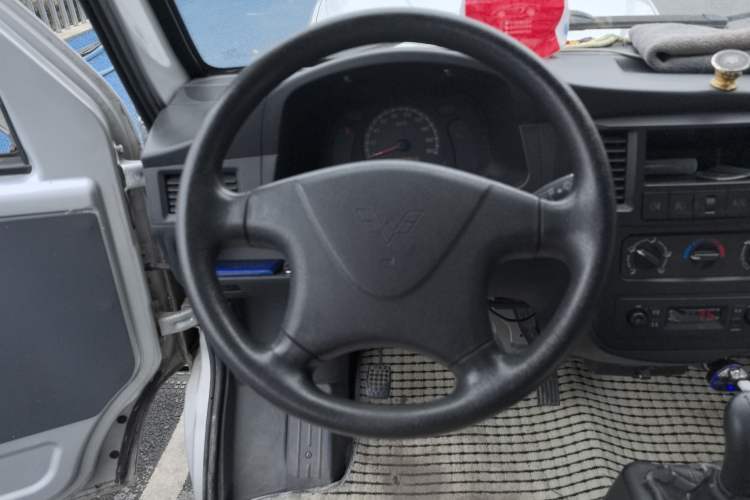 Used Wuling Zhiguang 2015 1.2L Practical LS-I Model