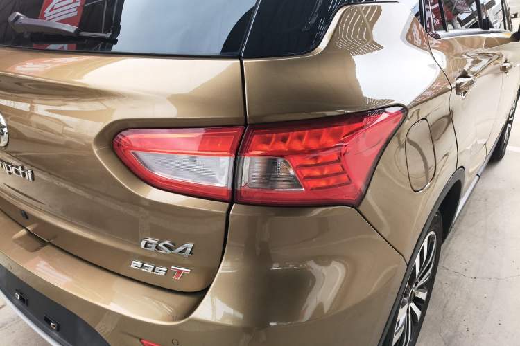 Used GAC Trumpchi GS4 2017 235T Manual Two-Wheel Drive Luxury Edition
