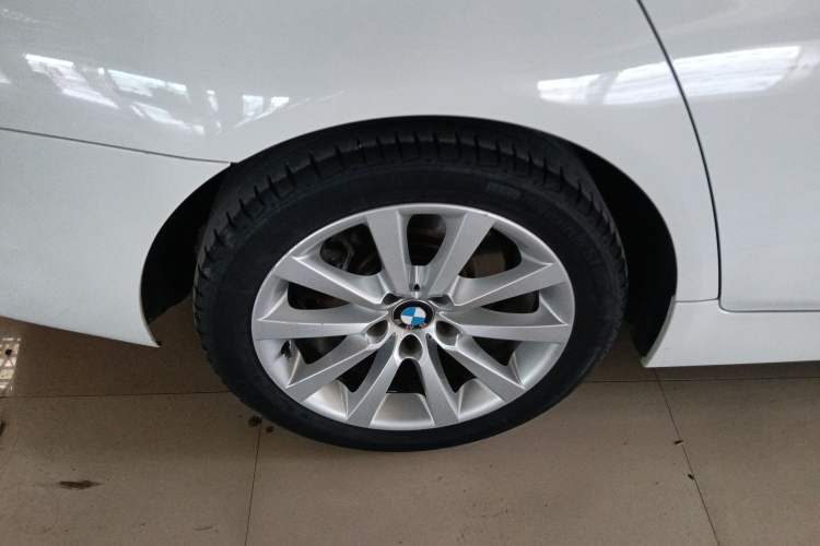 Used BMW 5 Series 2014 528Li Leading Model