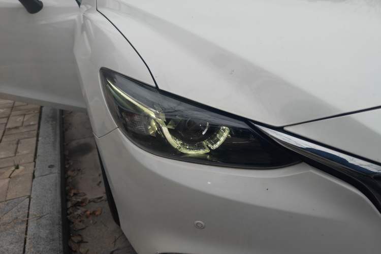 Used Mazda Atenza 2015 2.0L Blue Sky Luxury Edition
