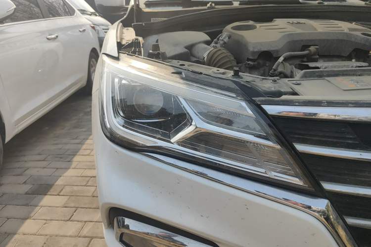 Used Roewe i5 2019 20T Automatic 4G Connected Supercharged Flagship Edition

